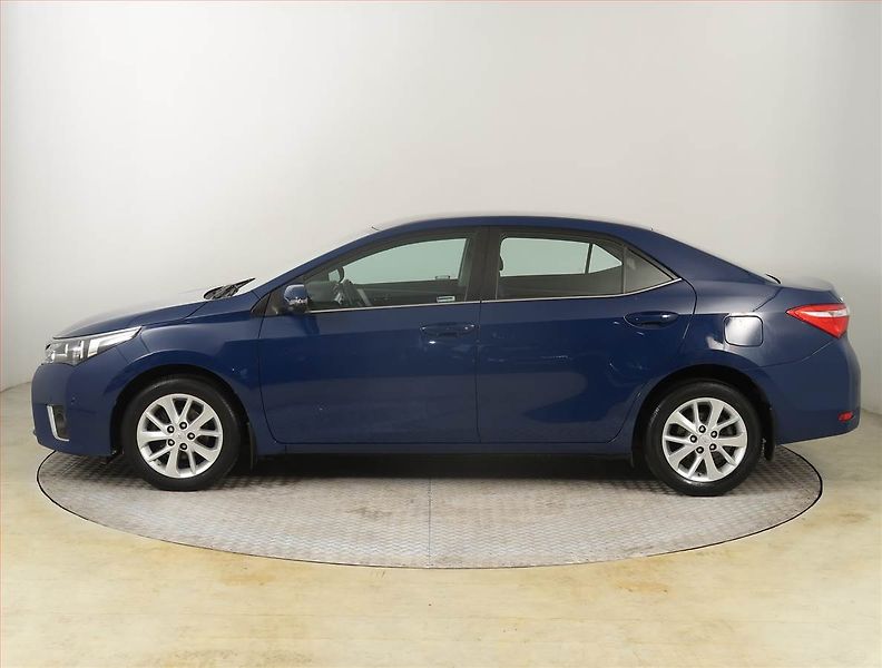 Toyota Corolla (2014) 1.6 Valvematic, Tempomat - fotka 3 z 17