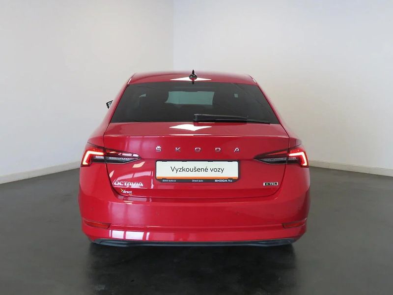 Škoda Octavia - fotka 6 z 23
