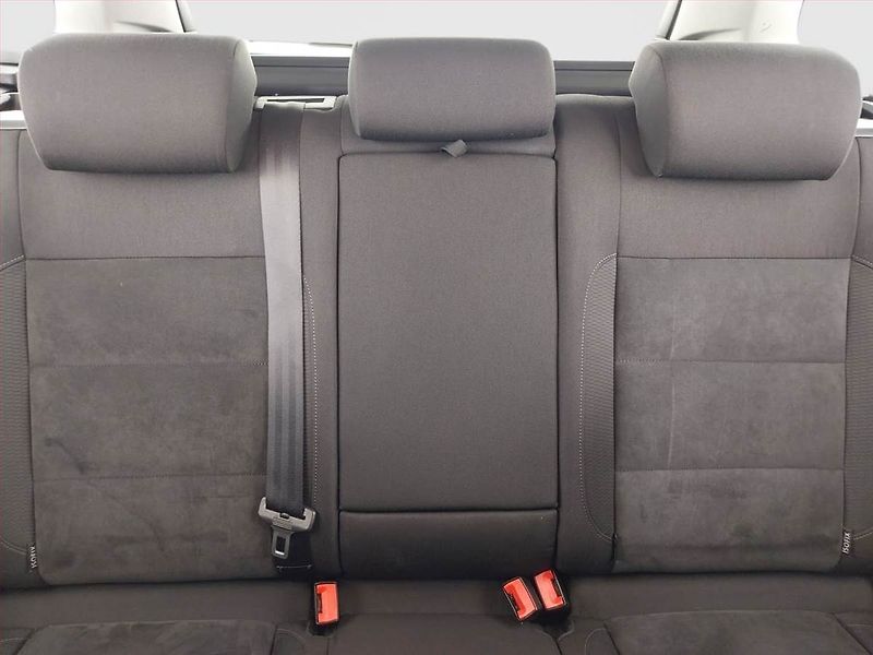 Volkswagen Golf (2013) Highline 1.6 TDI, Automat - fotka 10 z 22