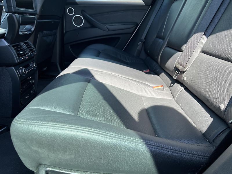 BMW X6 M50D xDrive 280kw KOUPENO V ČR - fotka 30 z 47