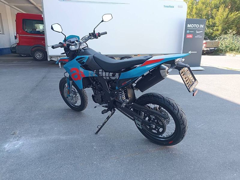 Aprilia SX 125 (2026) Tarantula Blue (sleva 16.000.- - fotka 5 z 10