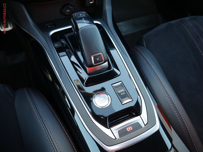 Peugeot 308 (2019) 2.0 HDi, ČR, GT, AT, navi - fotka 17 z 20
