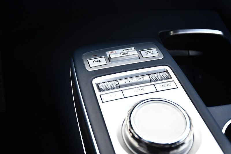 Genesis GV70 2.2 AWD SPORT LINE 1M - fotka 29 z 48