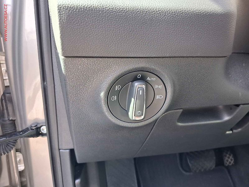 Škoda Karoq (2018) 1.5 TSi, 2.maj,ČR, Style - fotka 15 z 21