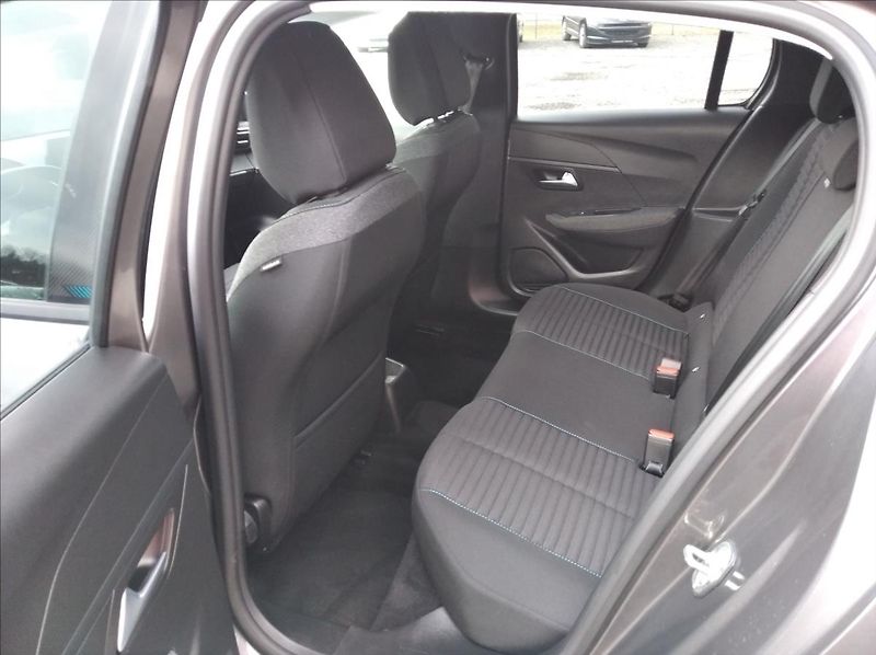 Peugeot 208 1,2 74kw,  100 S&S MAN 6 - fotka 9 z 15