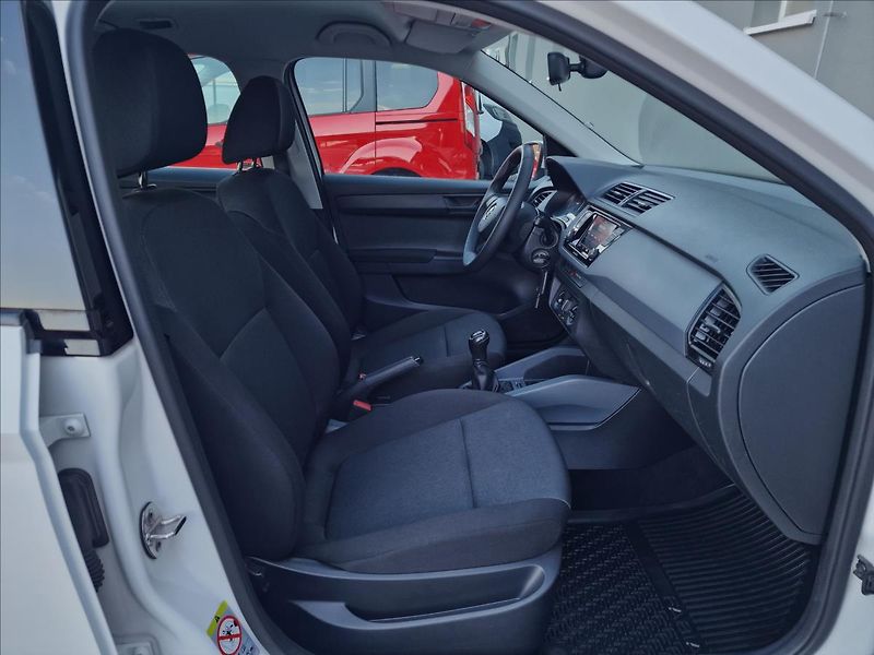 Škoda Fabia 1.0 TSI Combi Tour, ČR, 1.Maj - fotka 14 z 45