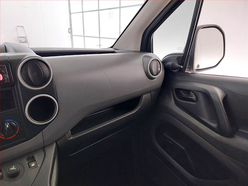 Peugeot Partner (2011) 1.6 16V, 3Místa, ČR - fotka 8 z 13