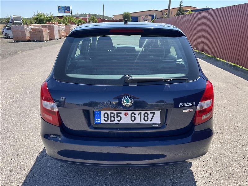 Škoda Fabia 1,6 TDi ČR KLIMA ALU 2 x KOLA - fotka 7 z 33