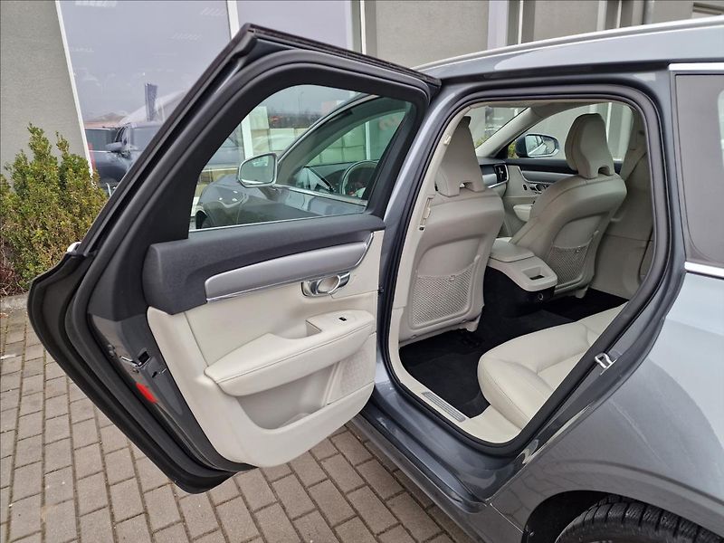 Volvo V90 2.0 D4 Momentum Pro,ČR,1.Maj. - fotka 18 z 50
