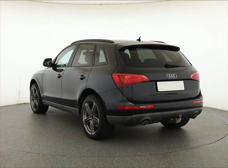 Audi Q5 (2009) 3.0 TDI, 4X4, Automat, Navi - fotka 4 z 16
