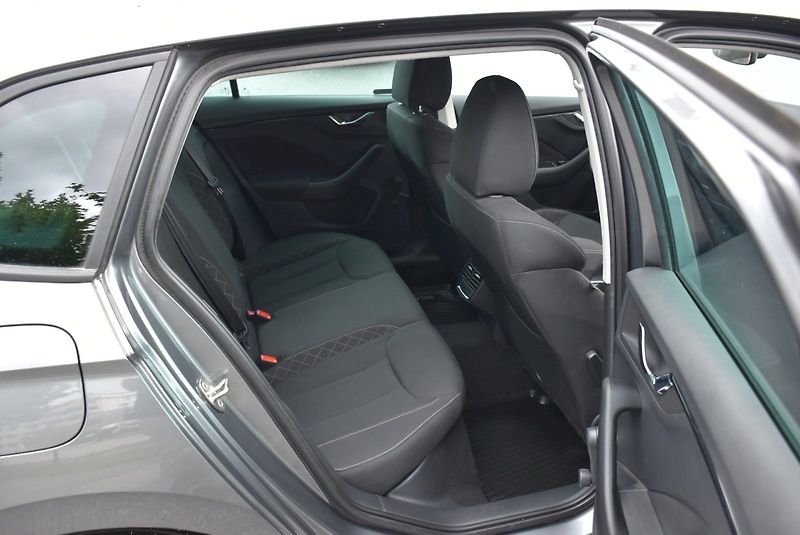 Škoda Scala (2022) AMB TS 81/1.0 M6F - fotka 18 z 20