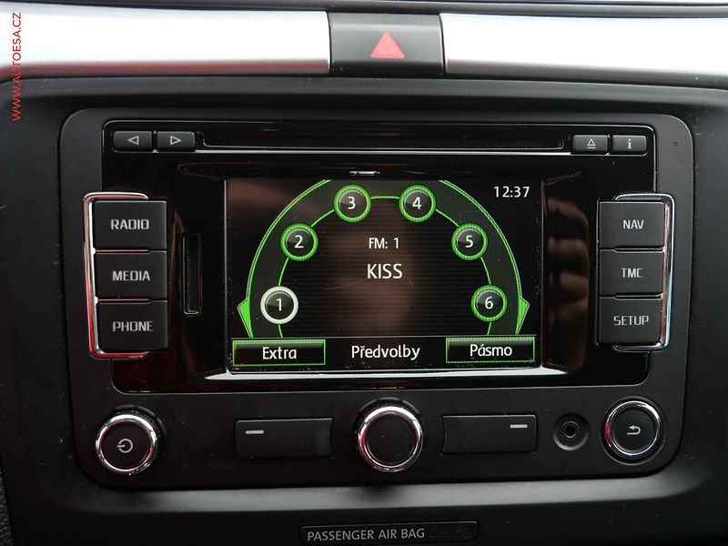 Škoda Superb (2014) 2.0 TDi, DSG, navi, xenon - fotka 18 z 21