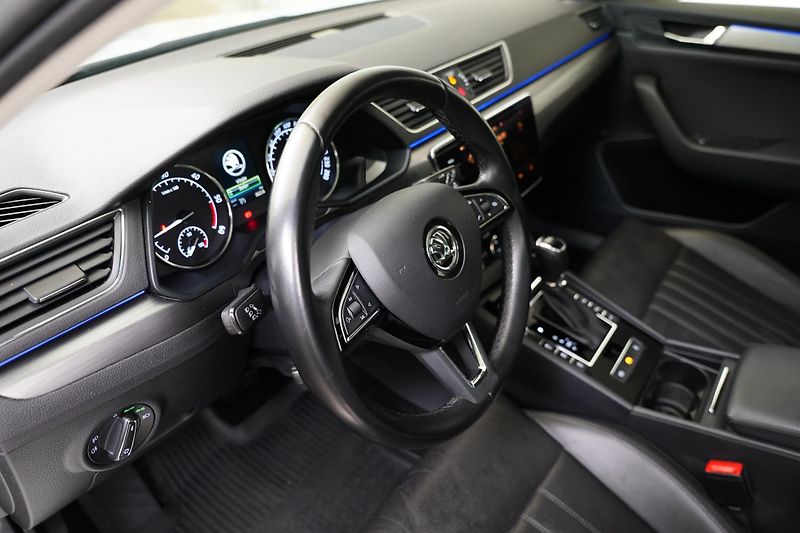 Škoda Superb - fotka 14 z 29