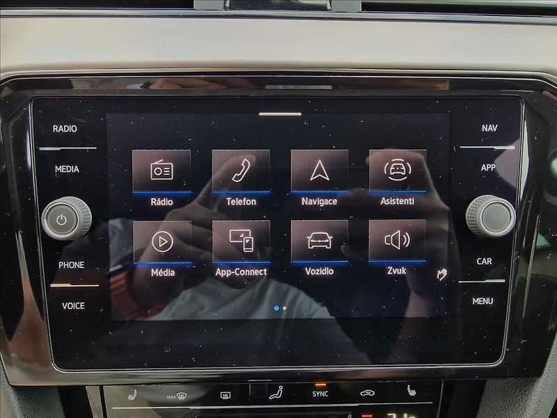 Volkswagen Passat 2.0TDI 147kW 4MOTION DSG Eleg - fotka 25 z 50
