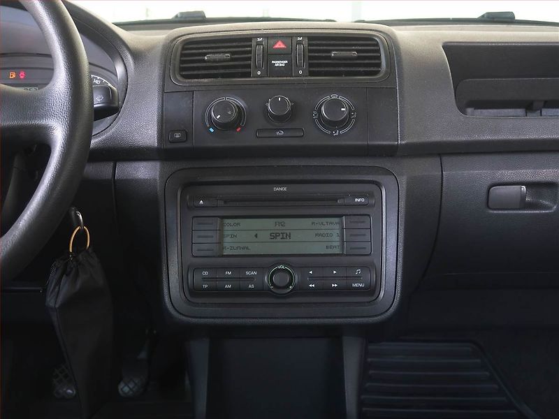 Škoda Fabia (2009) 1.4 TDI, po STK, Tažné - fotka 12 z 14