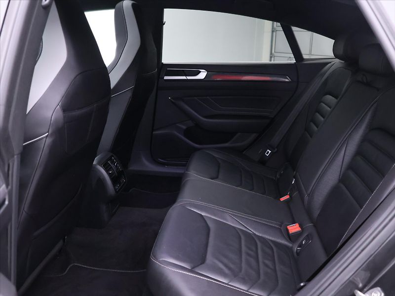 Volkswagen Arteon 2,0 TSI 200kW 4MOT R-Line DSG - fotka 15 z 38