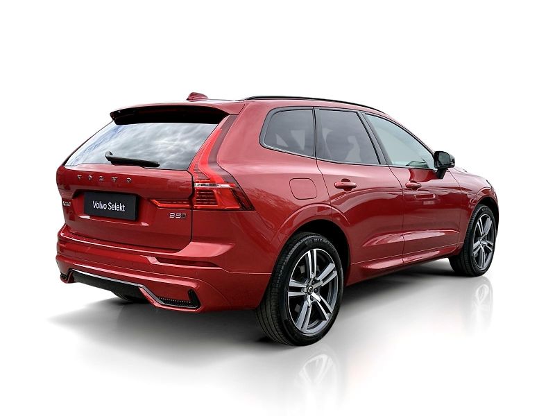 Volvo XC60 B5 AWD (benzín) // REZERVACE - fotka 6 z 48