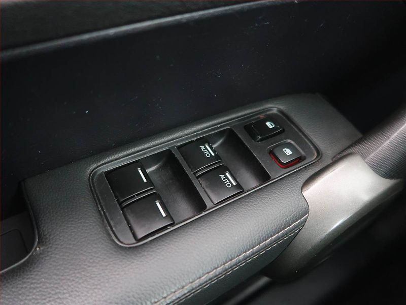 Honda CR-V (2012) E 2.2 i-DTEC, 4X4, Xenony - fotka 17 z 17