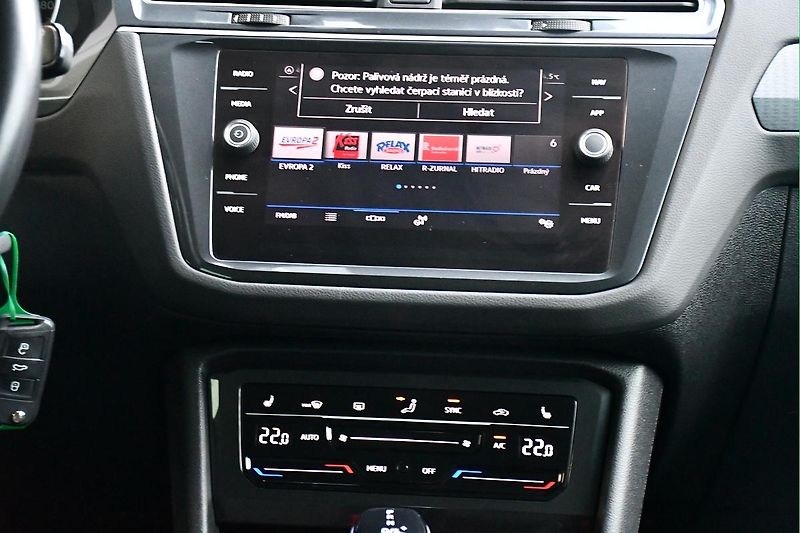 Volkswagen Tiguan 2.0TDi DSG NAVI TAŽNÉ ČR 1.M - fotka 18 z 41