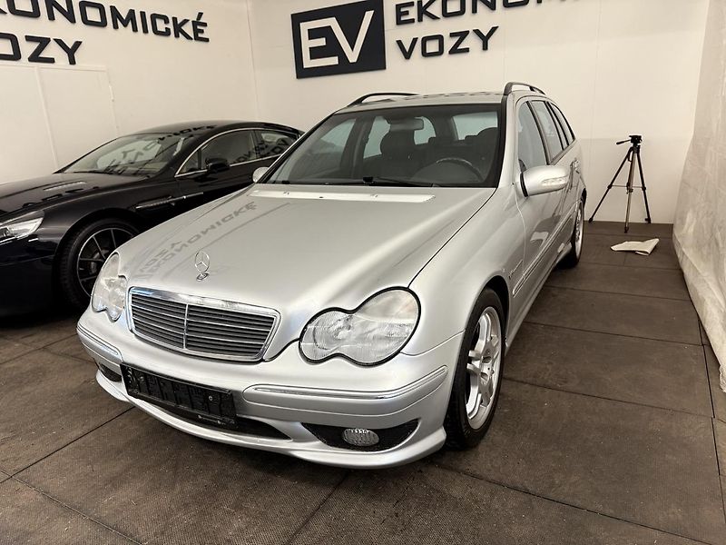 Mercedes-Benz Třídy C (2002) 32 AMG, UNIKÁTNÍ YOUNGTIMER!! - fotka 6 z 45