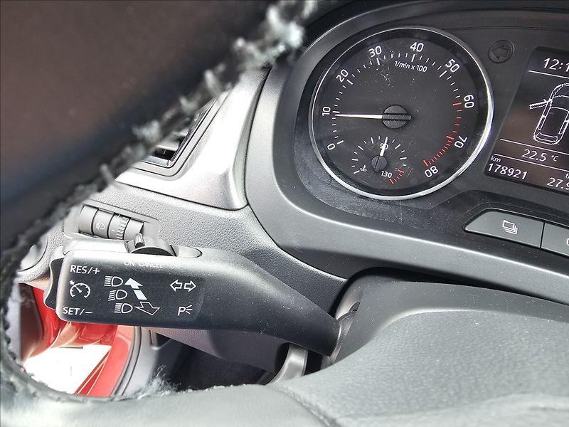 Škoda Rapid 1,2 TSi 63KW Ambition KLIMA AL - fotka 16 z 37