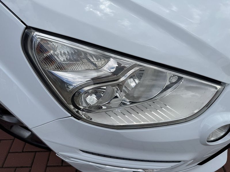 Ford S-MAX (2010) 2.0TDCi Digi Klima Tempomat - fotka 36 z 47