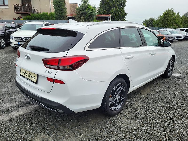 Hyundai i30 WG 1.5 T-GDI 118kW SMART *ČR - fotka 4 z 44