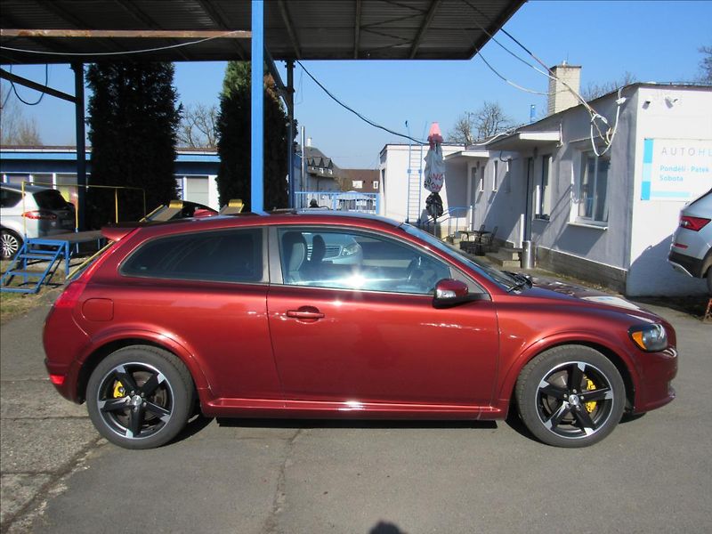 Volvo C30 1,6 D 80kW - fotka 8 z 27