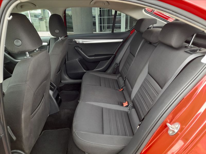 Škoda Octavia 1,5 TSi Ambition - fotka 16 z 18