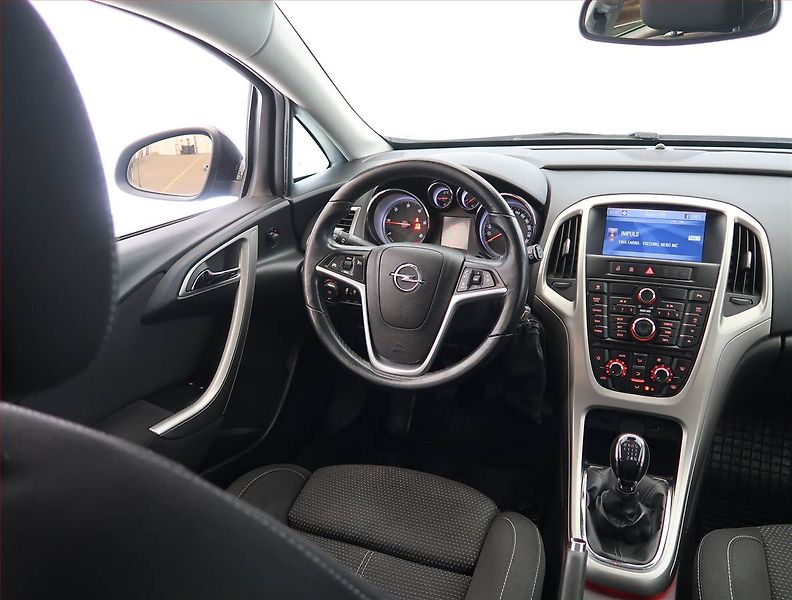 Opel Astra (2011) 2.0 CDTI, Serv.kniha, Navi - fotka 7 z 21