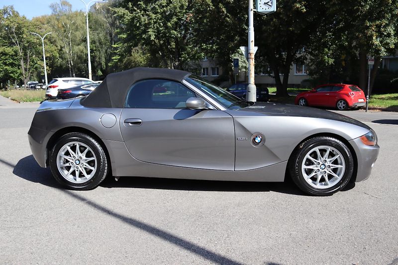 BMW Z4 Roadster 2.5i(E85)M54B25 141kW - fotka 9 z 32