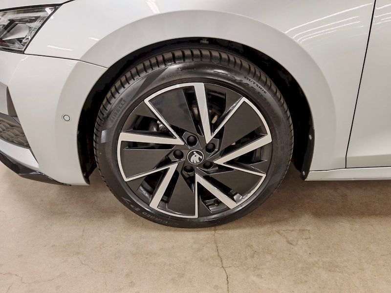 Škoda Octavia (2025) 2.0 TDI 110 kW Sportline - fotka 35 z 35