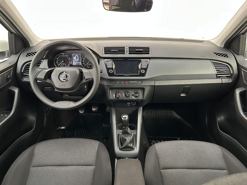 Škoda Fabia 1.0 TSI Active - fotka 5 z 25