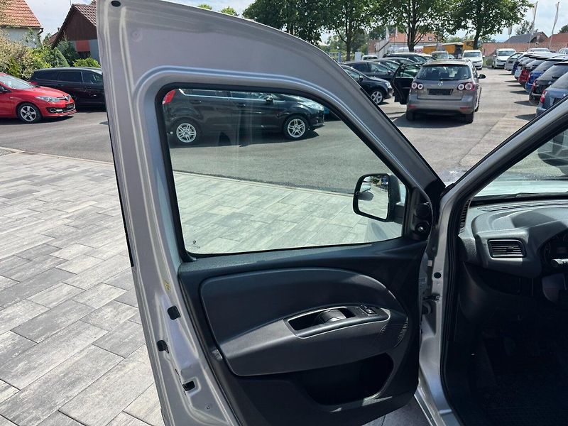 Fiat Dobló (2011) 1.3 JTD 66kW - fotka 9 z 25