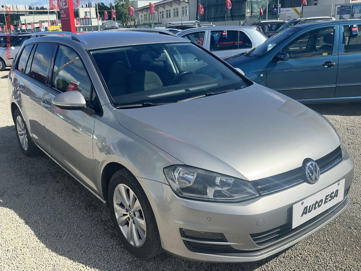 Volkswagen Golf 1.2 TSi, ČR, AC, TZ, park