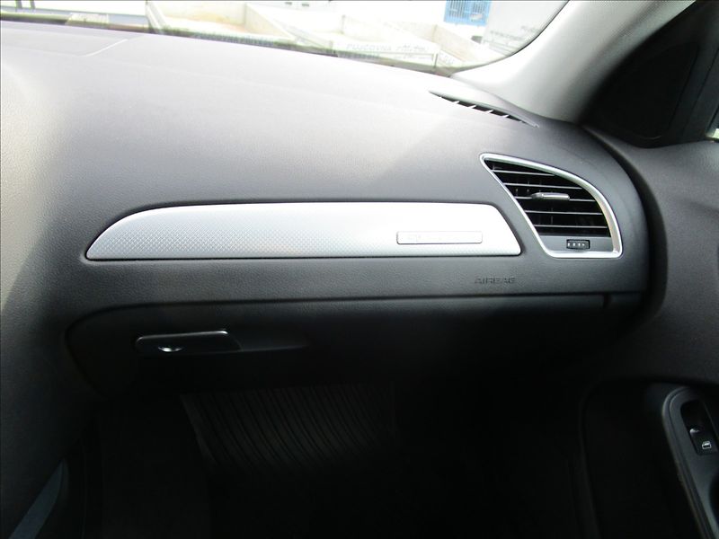 Audi A4 Avant 3.0TDi V6 Quattro, Bi-xe - fotka 11 z 41