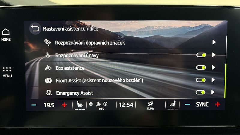 Škoda Octavia 2.0 TDI DSG 4x4 Sportline Comb - fotka 25 z 29