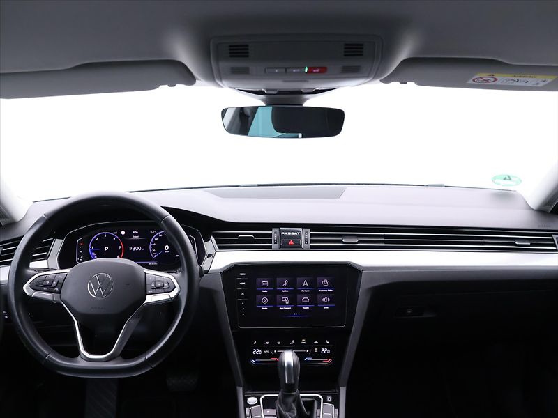 Volkswagen Passat 2,0 TDI 110kW DSG Matrix DPH - fotka 31 z 39