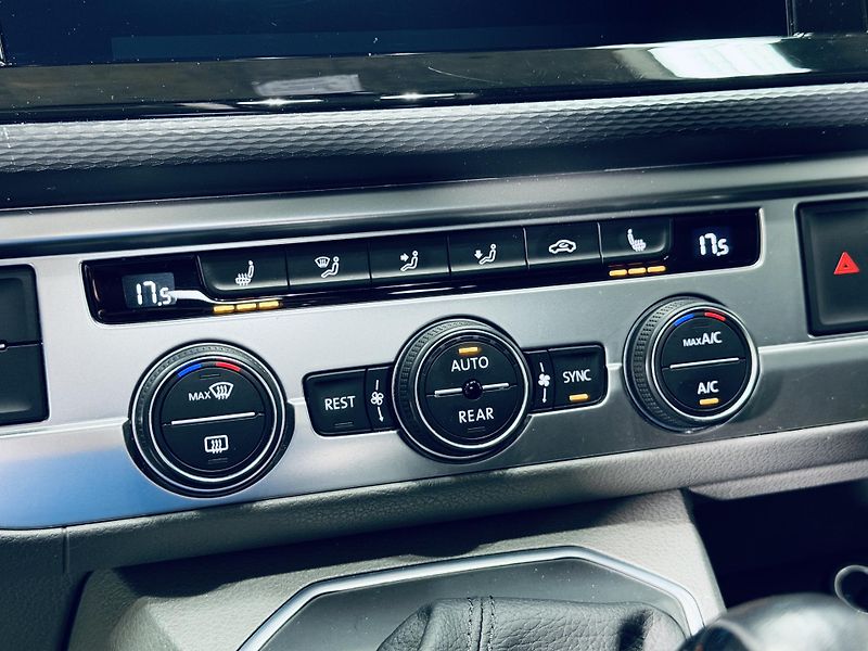 Volkswagen Caravelle (2023) 6.1*BULLI*LONG*DSG*TDI - fotka 21 z 39