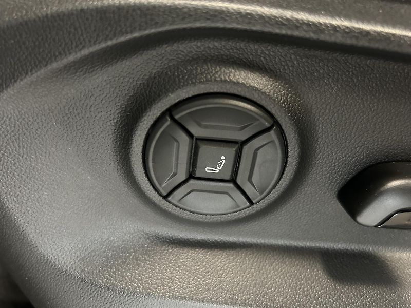 Volkswagen Touareg (2024) 3.0TDi 210kW ELEG/NV/Panor/TZ - fotka 8 z 43