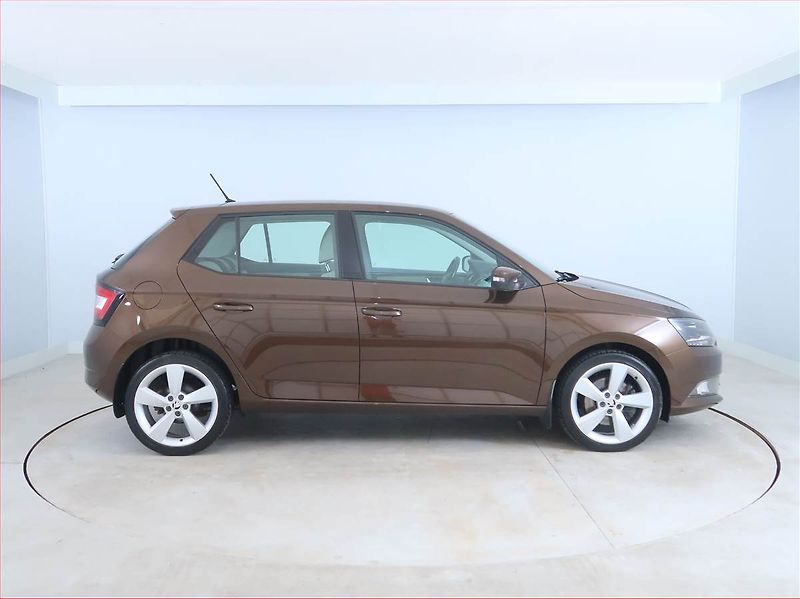 Škoda Fabia (2016) Style 1.2 TSI, Serv.kniha - fotka 6 z 14