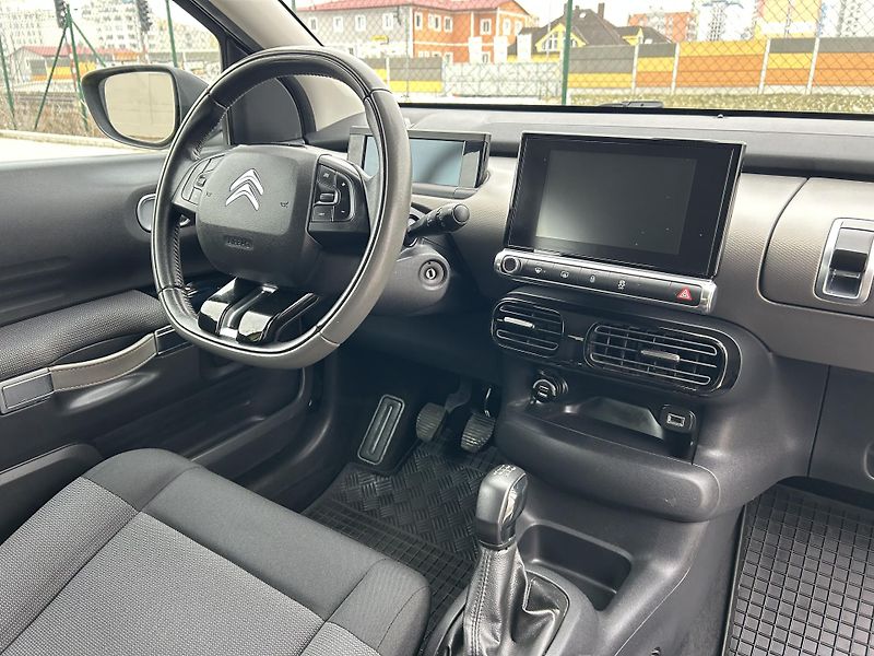 Citroën C4 Cactus 1.2 Pure Tech FEEL - fotka 15 z 34