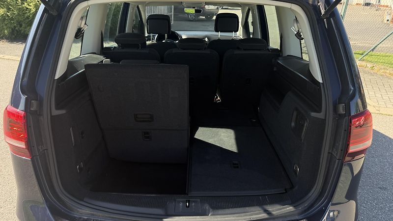 Volkswagen Sharan (2015) 2.0 TDI 110KW DSG 7MÍST - fotka 11 z 26