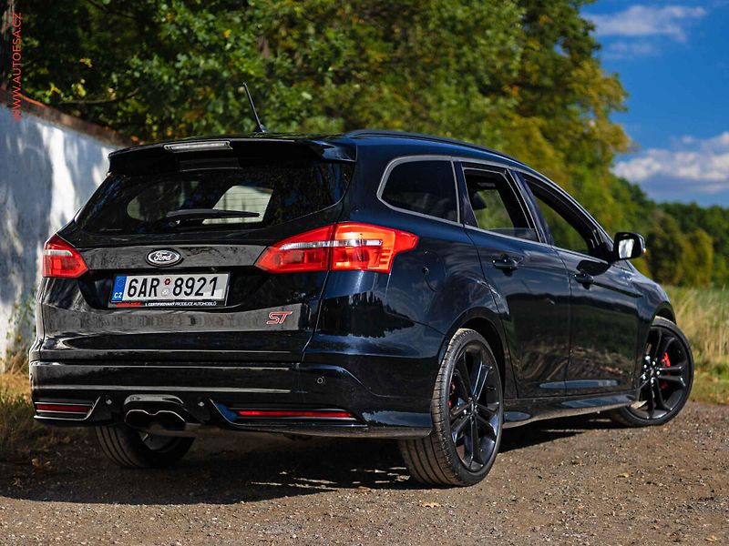 Ford Focus (2017) 2.0EB, ST, Xenon, navi - fotka 4 z 19