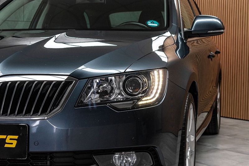 Škoda Superb 2.0 TDI DSG AMBITION BUSINESS - fotka 27 z 32