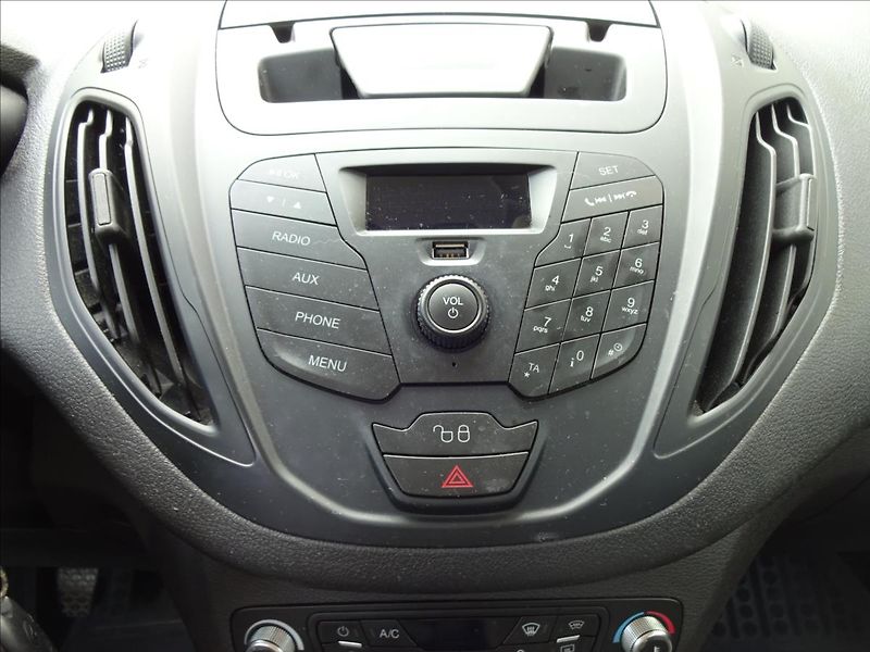 Ford Tourneo Courier 1.5 TDCI - fotka 30 z 44