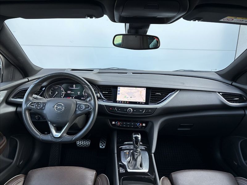 Opel Insignia 2,0 CDTi AWD AT8 Ultimate GS - fotka 8 z 31