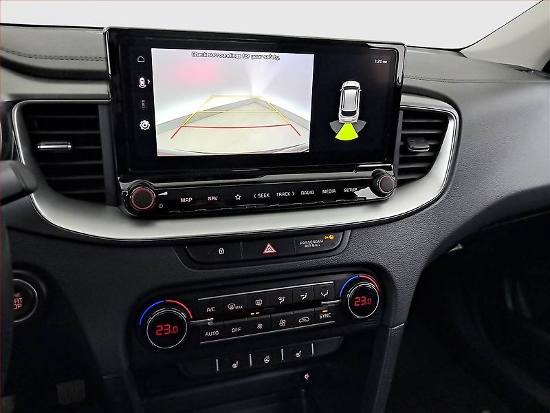 Kia Ceed (2023) 1.5 T-GDI - fotka 18 z 18