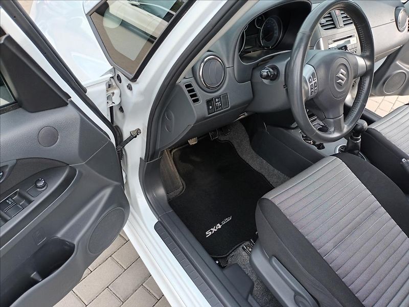 Suzuki SX4 1,6 VVT,79KW,VÝHŘEV,SERVIS, - fotka 15 z 38