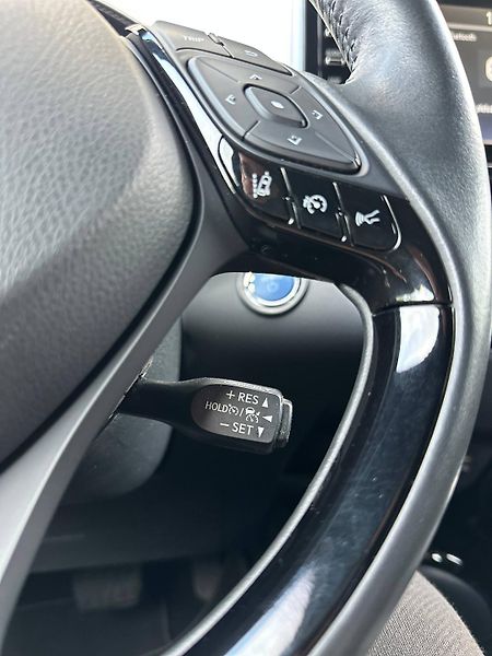 Toyota C-HR (2020) 2.0 HYBRID 112KW AUT 2020 - fotka 26 z 34